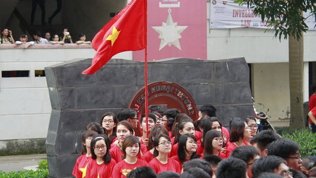 Thầy trò Ngoại thương hướng về biển đảo quê hương ảnh 5